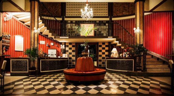 Patpong, Nana plaza, dentist chairs and The Atlanta Hotel!